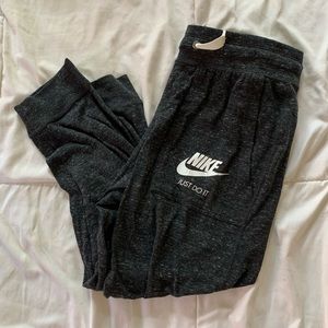 Nike sweatpants joggers NWOT size S